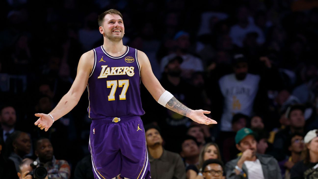 Lakers superam Spurs em jogo marcado por faltas e final arrepiante