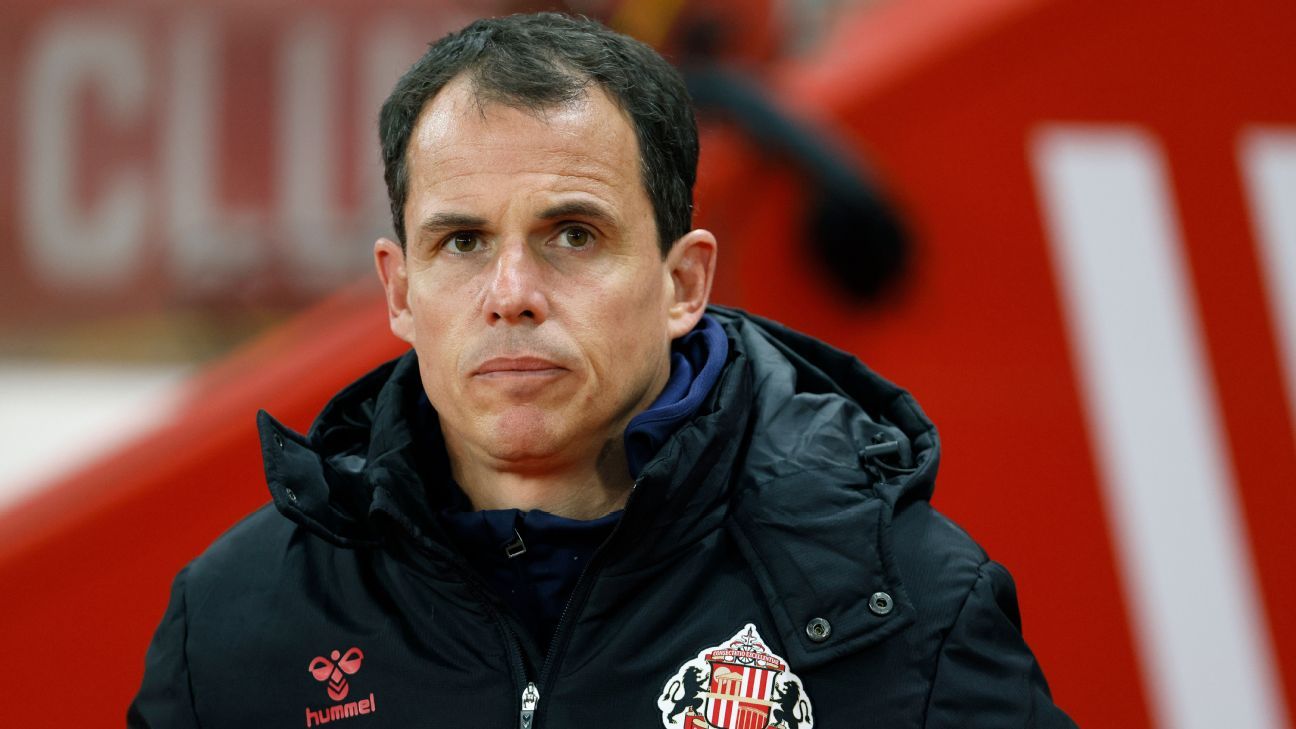 Sunderland boss Regis Le Bris keen to learn from previous derby memories