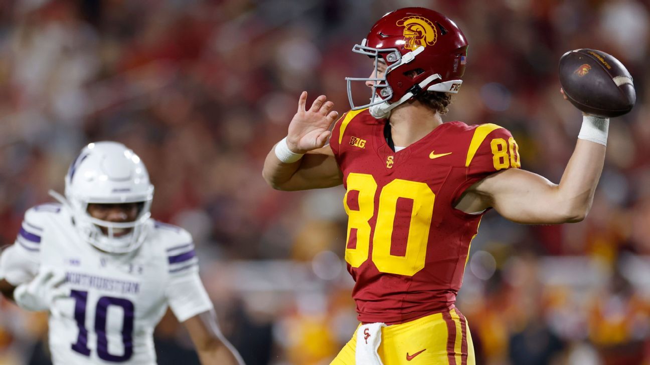USC QB pulls off fake punt wearing No. 80 jersey