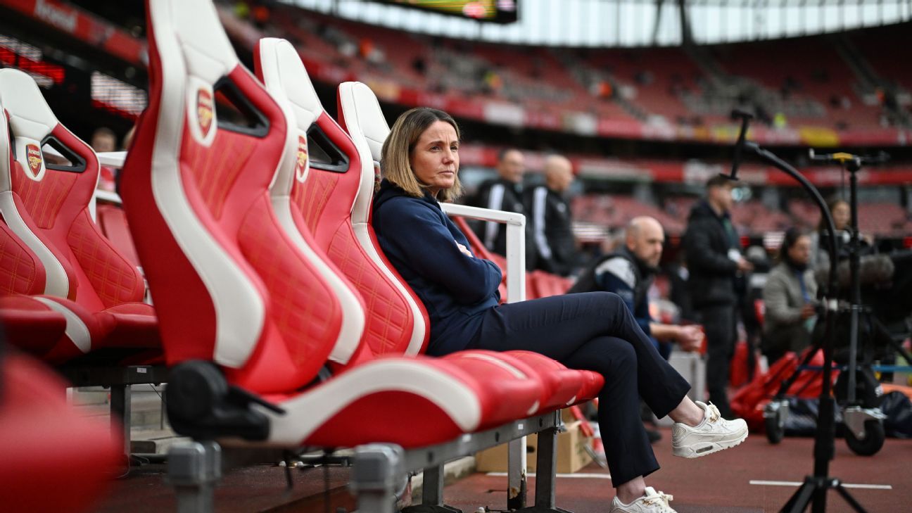 Arsenal and Chelsea managers call for VAR in the WSL
