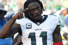 Sirianni 'can't guarantee' A.J. Brown back with Eagles in '26