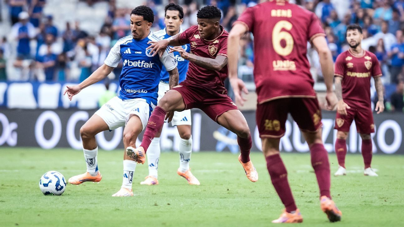 Cruzeiro garante vaga na Libertadores, mas se distancia da disputa pelo título.