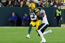 Packers' offense fails to match defense in loss to Eagles