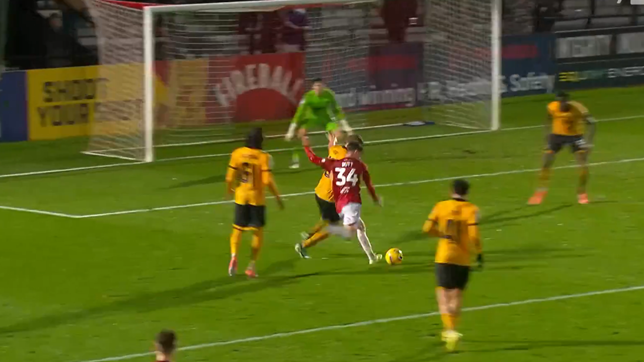 Ex-Man United star Nicky Butt's son nets twice on first Salford start