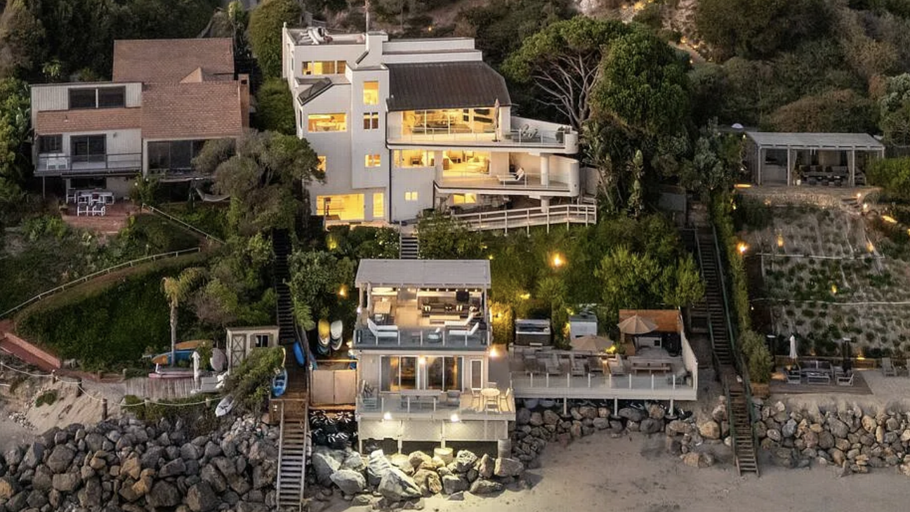 🏠 Chelios lists Malibu house for almost $60M