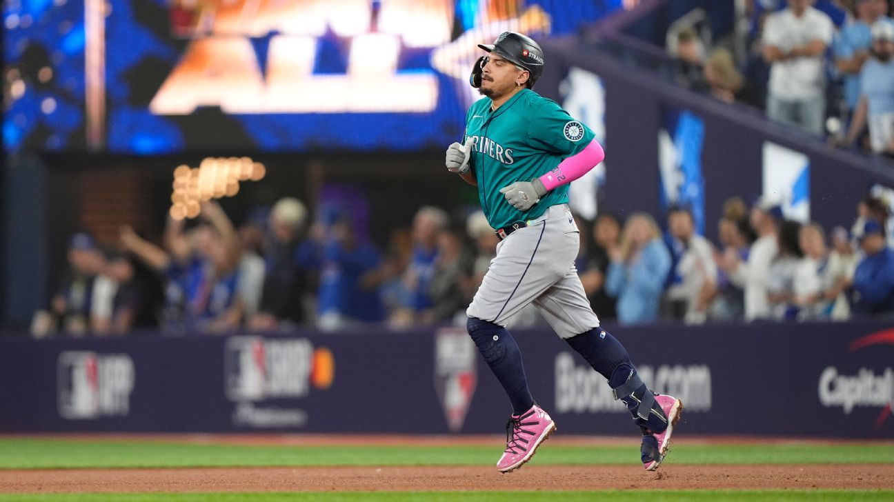 Sources: Naylor, Mariners reunite on 5-year deal