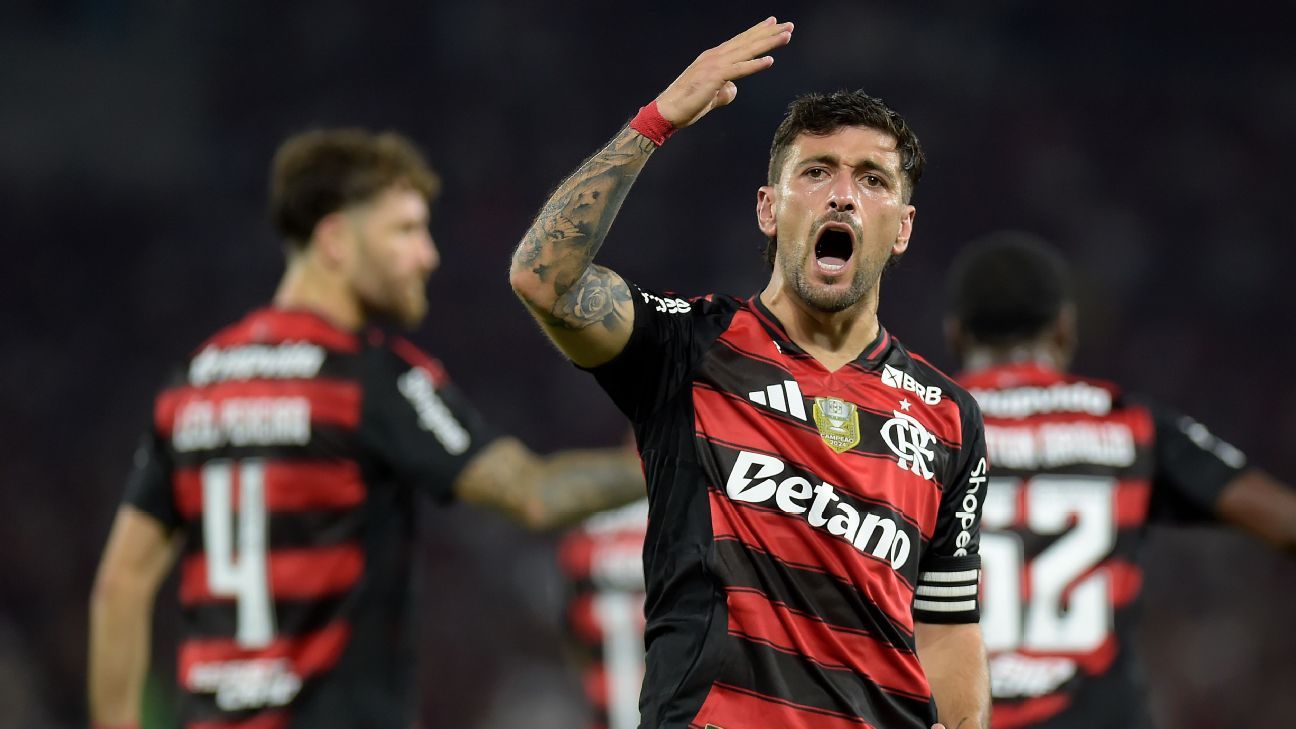 Flamengo vence Bragantino e aproveita tropeço do Palmeiras para abrir vantagem na liderança do Brasileirão