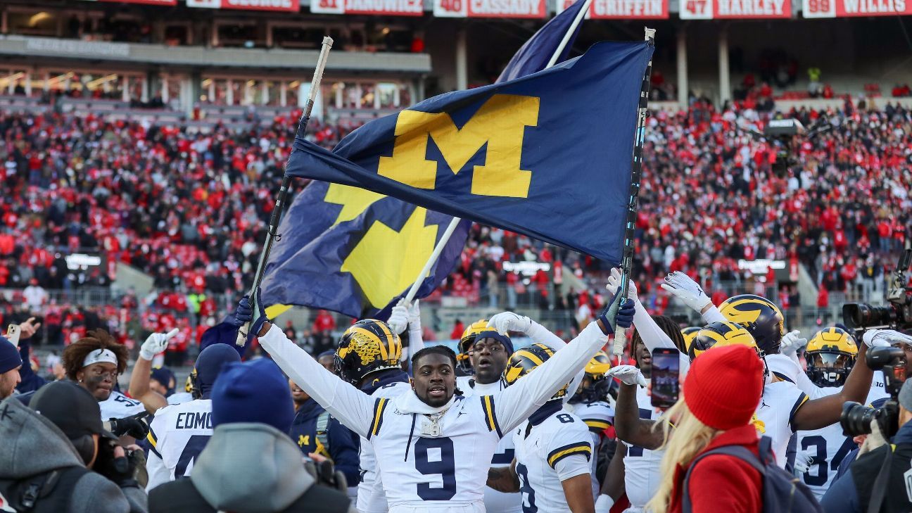 Michigan's Rod Moore gets 6th season after 2 injury-plagued years