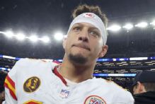 Patrick Mahomes shows rehab progress, throws in new video