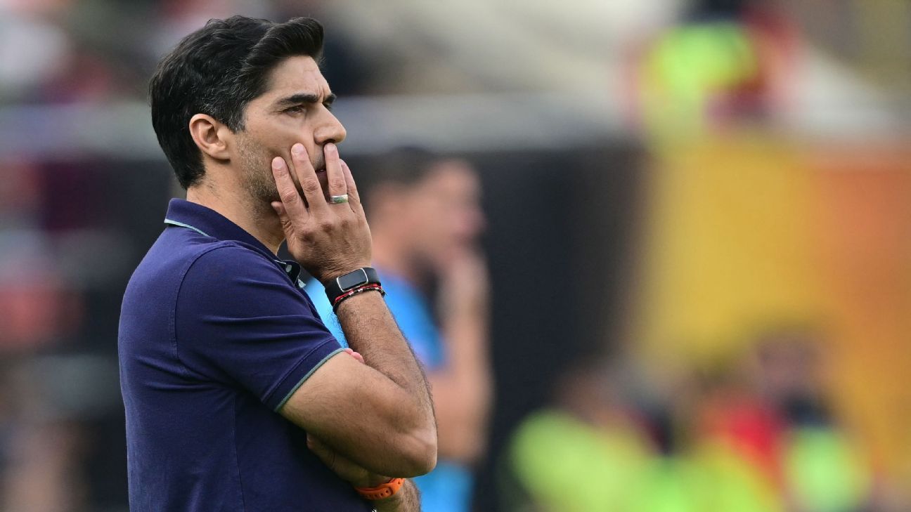 Abel Ferreira amarga vice em 2025 e Palmeiras vive risco de temporada sem títulos, turbulências à vista