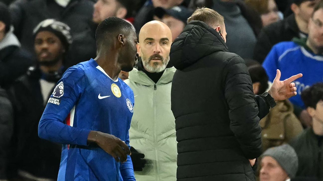 Энцо Мареска: Мойзес Кайседо заслужил красную, но судьи непоследовательны