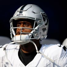 Sources: Jets get their QB, trade with Raiders for Geno Smith