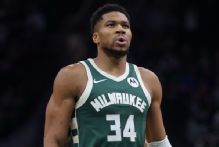 Bucks' Giannis Antetokounmpo listed as questionable vs. Bulls