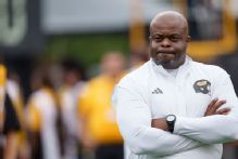 Huff hired as Memphis' new head coach, replacing Silverfield