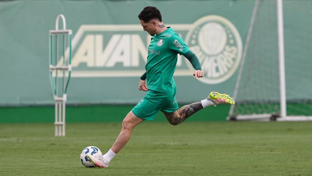 Palmeiras admite sondagens argentinas e discute possível negociação de Aníbal Moreno