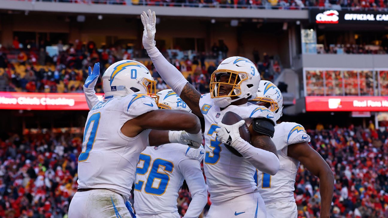 'Soup season': Bills' troll of Patriots leads NFL's petty posts