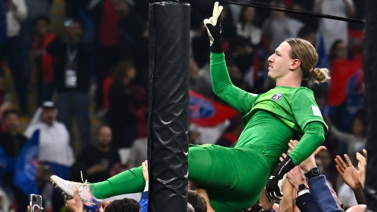 Safonov brilha no Intercontinental, mas fratura o deprimiu e pode ficar até um mês fora do PSG