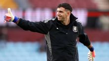 Jornal: Dibu Martínez pode ter destino surpreendente após Aston Villa encaminhar goleiro 'sonho' do PSG