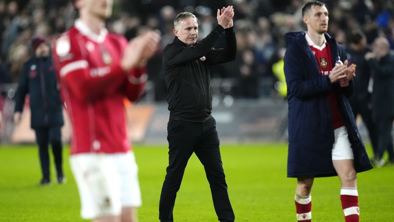 Wrexham boss Parkinson defends GK Okonkwo after derby blunder