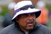 Giants DL coach Andre Patterson has battled cancer during season