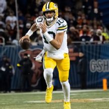 Jordan Love participates in walkthrough session with Packers