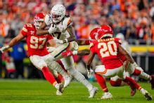 Broncos snap losing streak in Arrowhead with gritty win