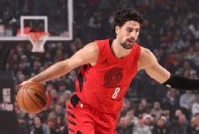 Blazers' Deni Avdija exits vs. Suns with lower back injury