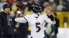Sources: Ravens to keep backup QB Huntley on two-year deal