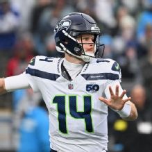Seahawks' Sam Darnold has oblique injury, expects to face 49ers