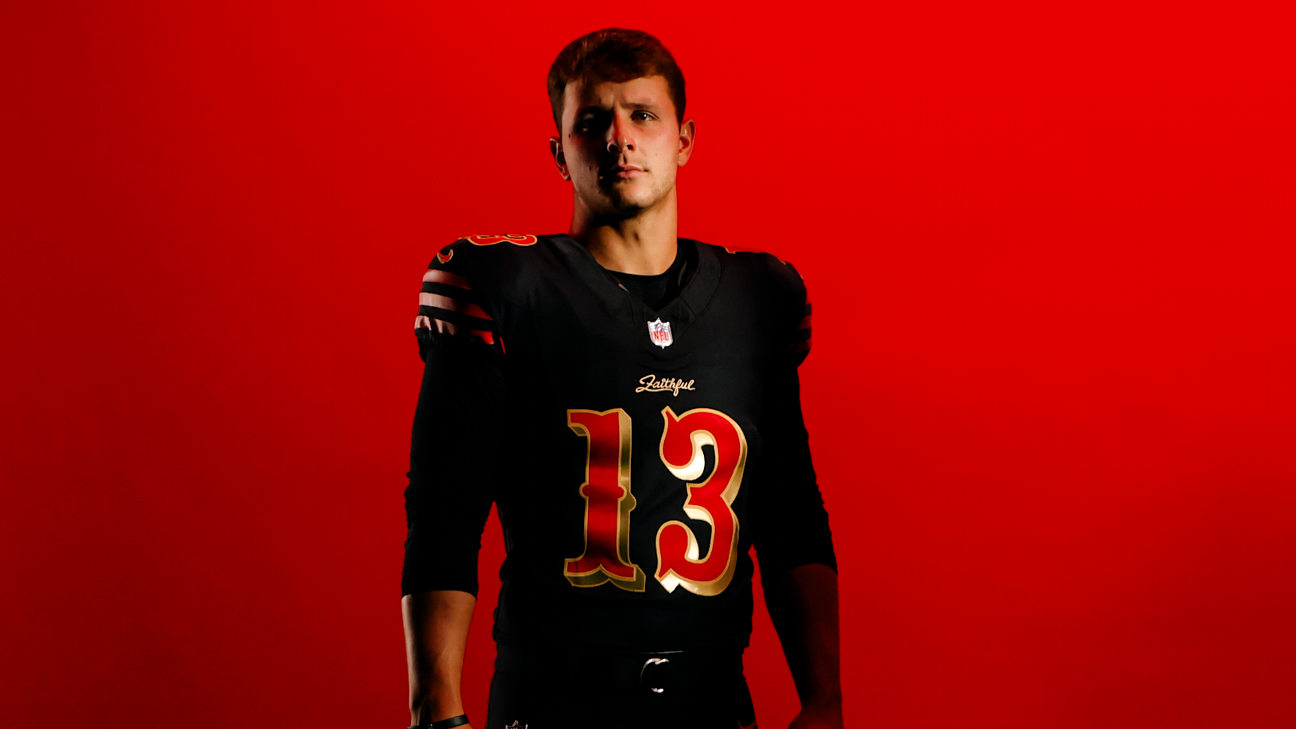 49ers' 'For the Faithful' look tops NFL Week 18 uniforms