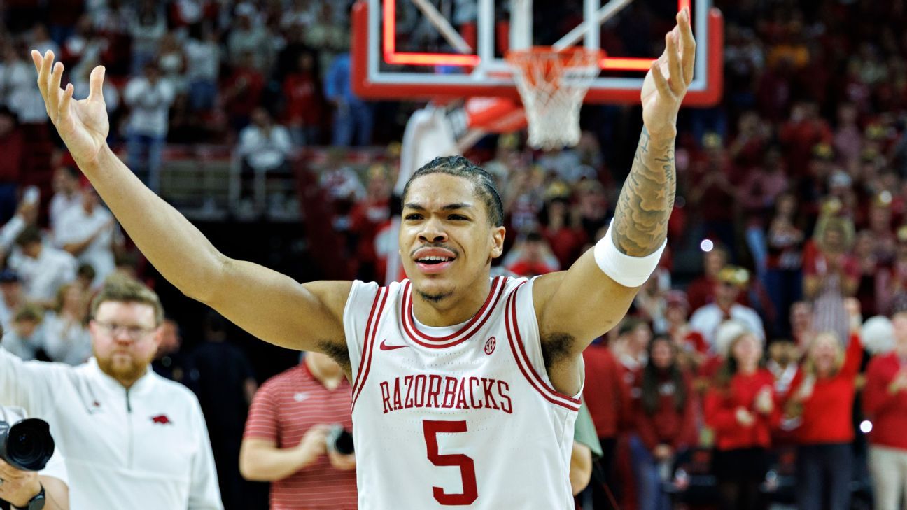 Acuff leads No. 18 Arkansas over No. 19 Vols