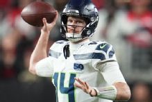 Seahawks QB Sam Darnold active for playoff game vs. 49ers