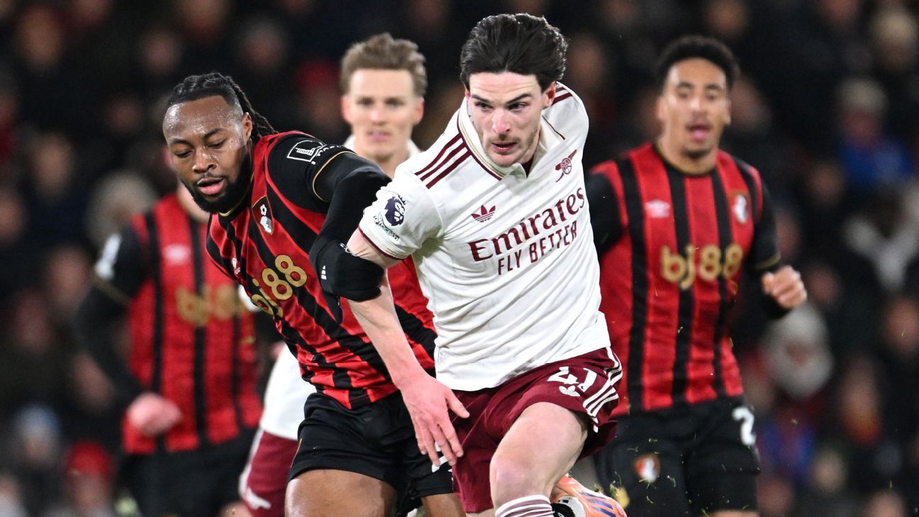 VAR doesn't interfere with second yellow cards. But should it?