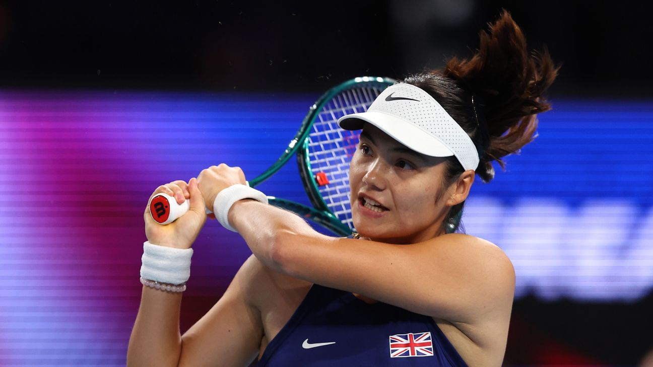 Emma Raducanu perdió contra Maria Sakkari el lunes.