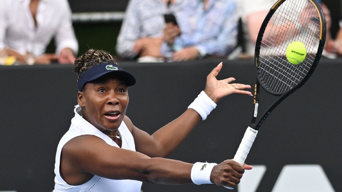 Venus, 45, competitive in 3-set loss at Auckland