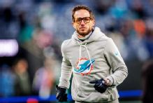 Sources: Chargers expected to hire Mike McDaniel as OC