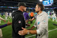 Sources: Chargers expected to hire Mike McDaniel as OC