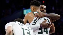 Giannis sella victoria de Bucks sobre Lakers con tapón y robo ante LeBron