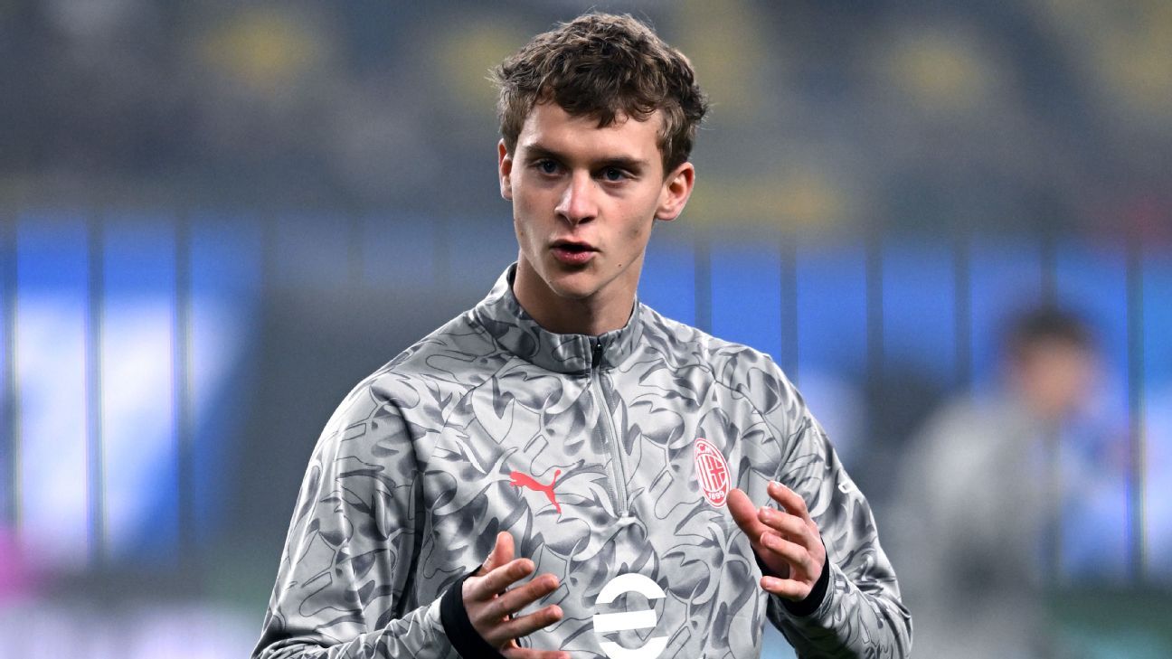 Ajax sign Zlatan Ibrahimović son Maximillian from AC Milan