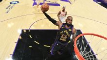LeBron James y un triunfo con Los Angeles Lakers en su batalla contra el tiempo