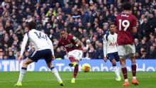 Transfer rumors, news: PSG battle Man United for Summerville