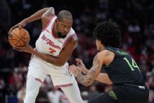 Durant moves past Nowitzki for sixth on NBA's scoring list