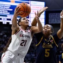 Sarah Strong-led UConn rolls again, this time vs. Notre Dame