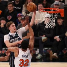 Fans give Knicks earful as struggles continue vs. Mavericks