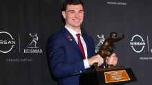 ¿Quién ganó el Heisman y un título NCAA en la misma temporada?