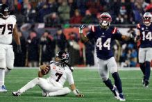 Source: Commanders agree with edge rusher K'Lavon Chaisson