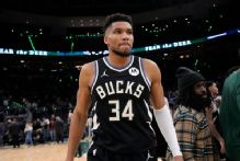 Bucks' Giannis Antetokounmpo expects to miss 4-6 weeks due to calf