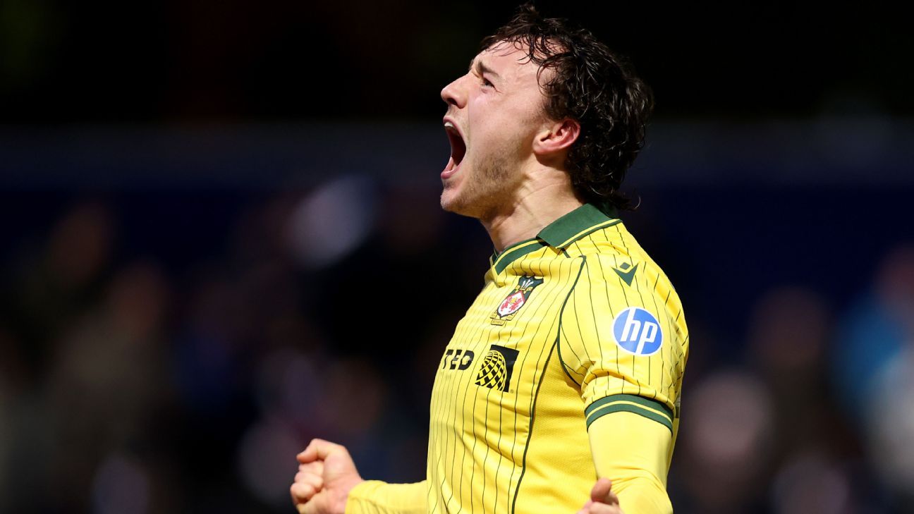 Wrexham move into playoff spot with dramatic win