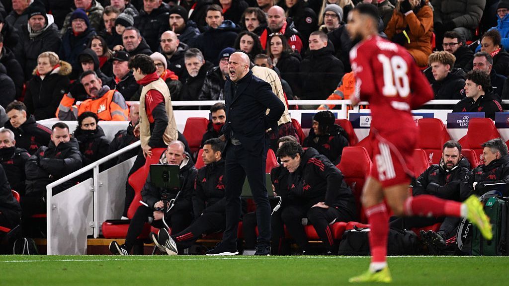 Arne Slott exorta o Liverpool a mostrar a forma da UCL na Inglaterra