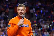 Florida's Jon Sumrall recounts photoshoot with 7-foot alligator